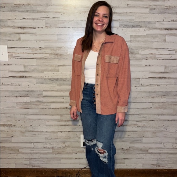 Poshmark profile picture for @cns